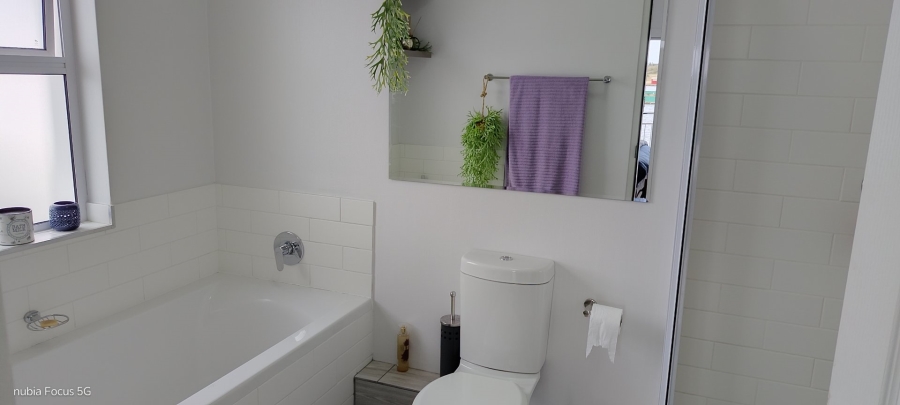 3 Bedroom Property for Sale in Marina Martinique Eastern Cape